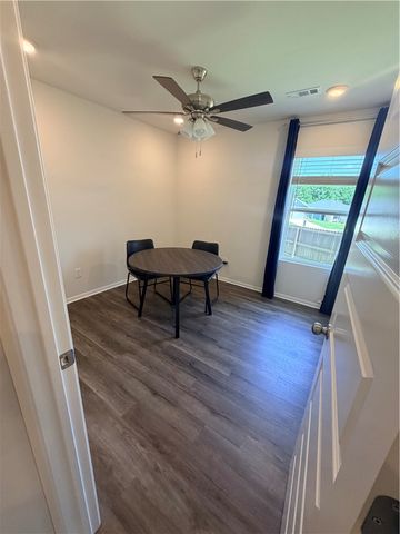 3007 Saline, Fayetteville, AR 72701