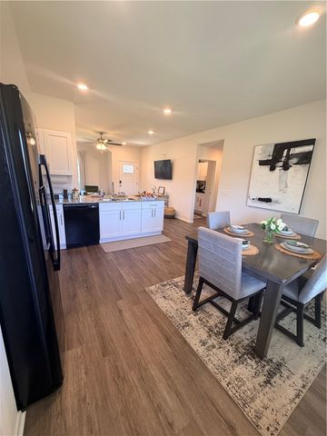3007 Saline, Fayetteville, AR 72701