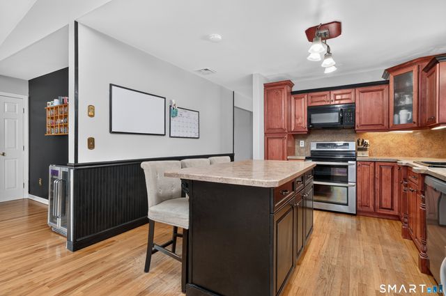 18 Rockridge Terrace, Prospect, CT 06712