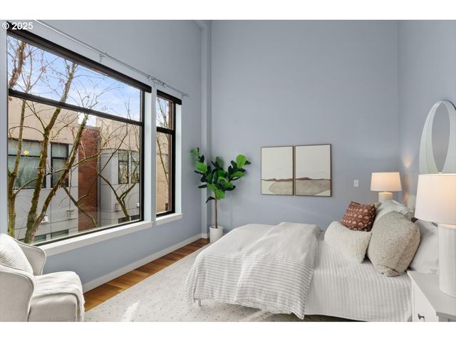 1622 Nw RIVERSCAPE St, Portland, OR 97209