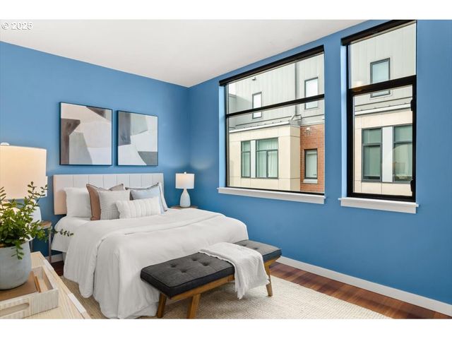 1622 Nw RIVERSCAPE St, Portland, OR 97209