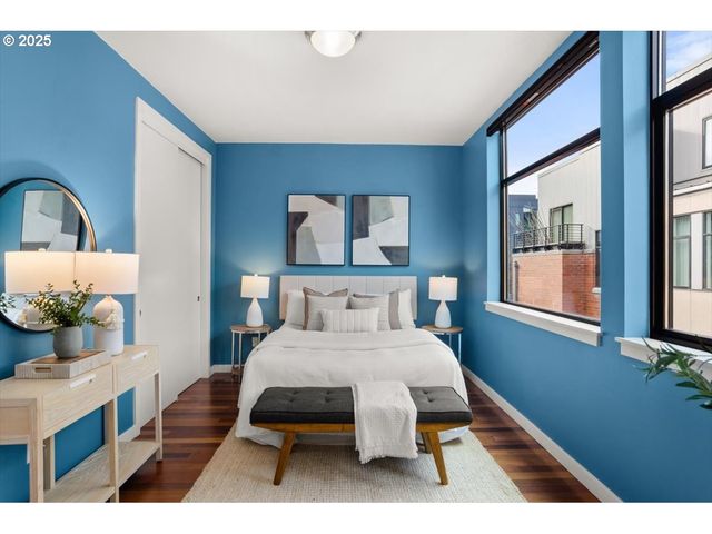 1622 Nw RIVERSCAPE St, Portland, OR 97209