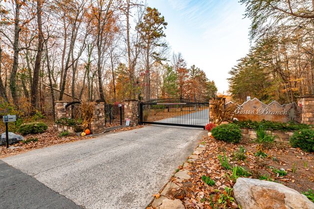2272 Little Bend Rd, Signal Mountain, TN 37377