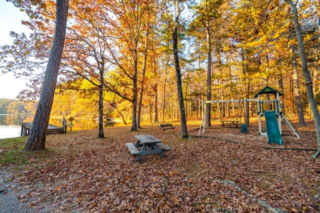 2272 Little Bend Rd, Signal Mountain, TN 37377