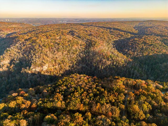 2272 Little Bend Rd, Signal Mountain, TN 37377