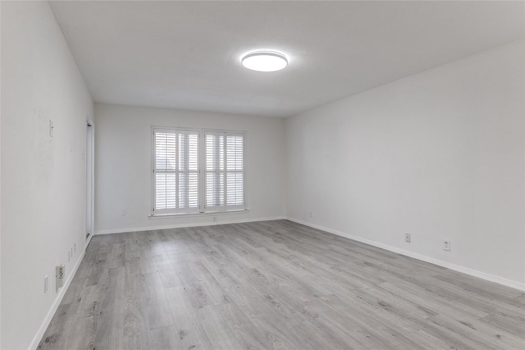 4859 Cedar Springs Road 142, Dallas, TX 75219