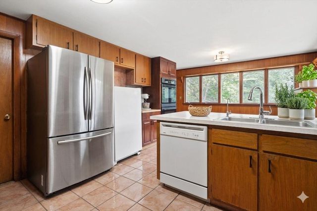 W351S10308 Tuohy ROAD, Eagle, WI 53119