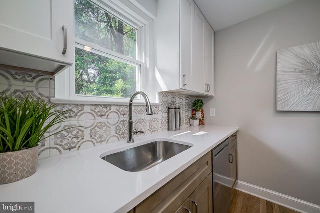 10613 S DUNMOOR DR S, Silver Spring, MD 20901