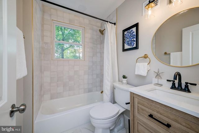 10613 S DUNMOOR DR S, Silver Spring, MD 20901