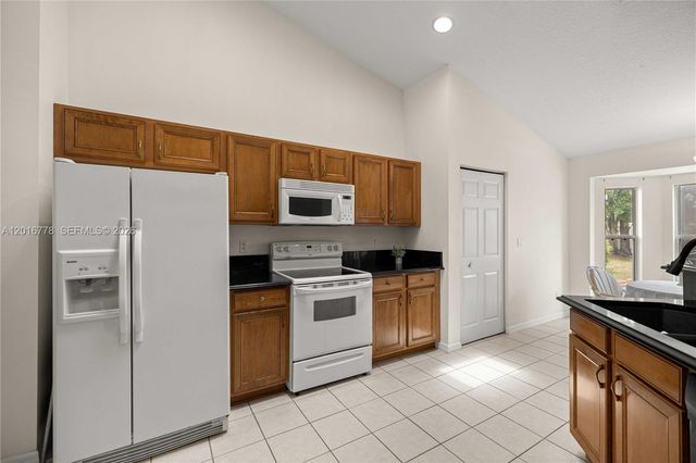 4300 NW 4th Cir, Ocala, FL 34475