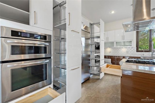 1425 Encanto Service Road, Weslaco, TX 78596