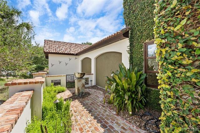 1425 Encanto Service Road, Weslaco, TX 78596