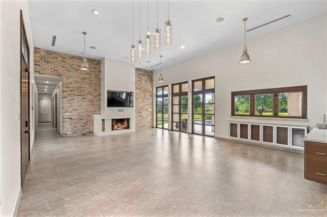 1425 Encanto Service Road, Weslaco, TX 78596