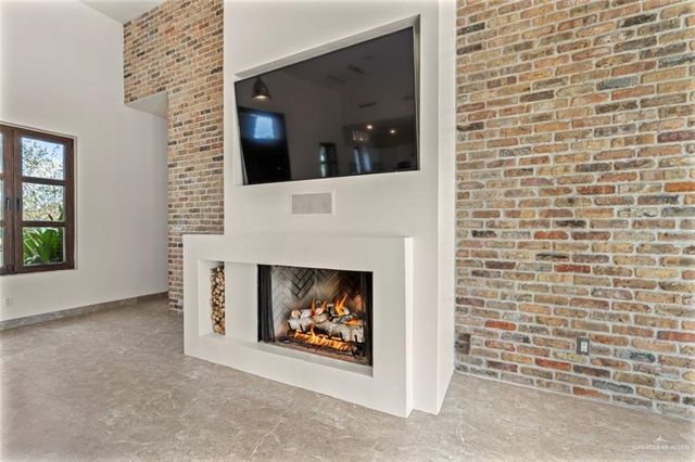 1425 Encanto Service Road, Weslaco, TX 78596