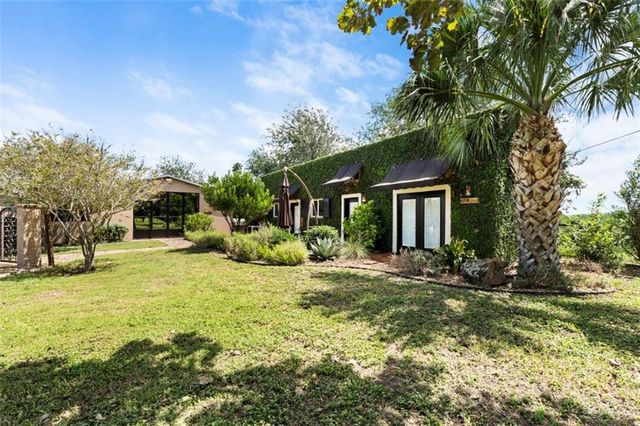 1425 Encanto Service Road, Weslaco, TX 78596