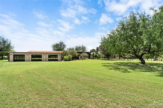 1425 Encanto Service Road, Weslaco, TX 78596