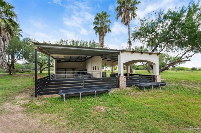 1425 Encanto Service Road, Weslaco, TX 78596