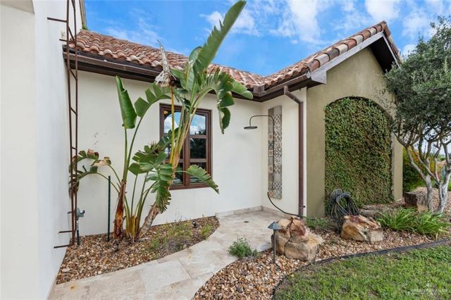 1425 Encanto Service Road, Weslaco, TX 78596