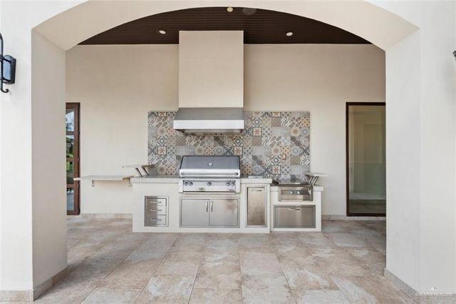 1425 Encanto Service Road, Weslaco, TX 78596