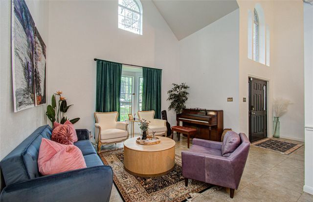 47 W Tallowberry Drive, The Woodlands, TX 77381