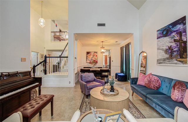 47 W Tallowberry Drive, The Woodlands, TX 77381