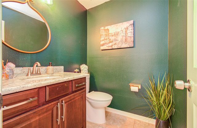 47 W Tallowberry Drive, The Woodlands, TX 77381