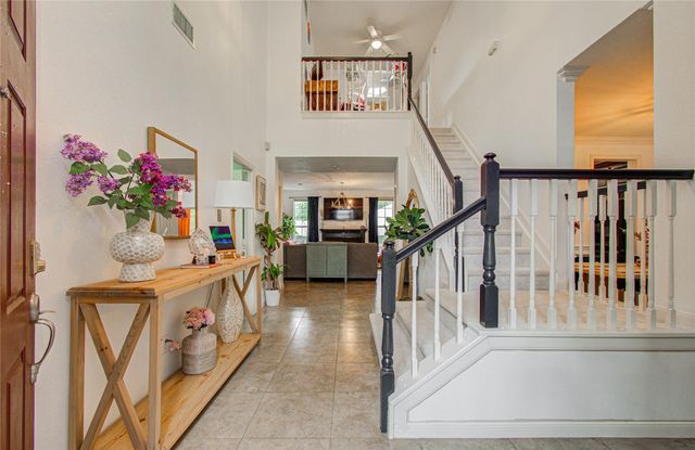 47 W Tallowberry Drive, The Woodlands, TX 77381