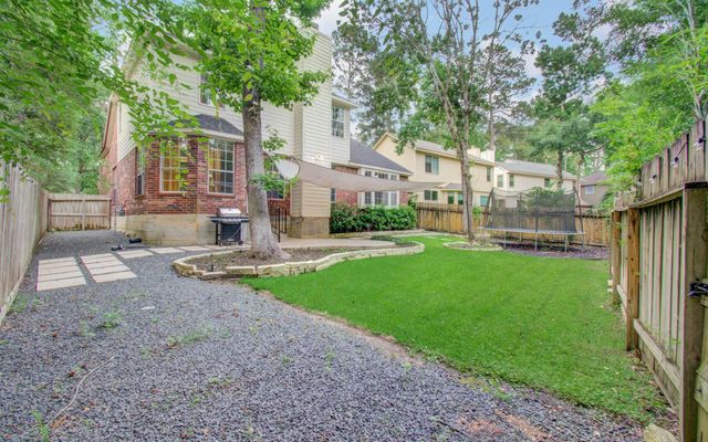47 W Tallowberry Drive, The Woodlands, TX 77381