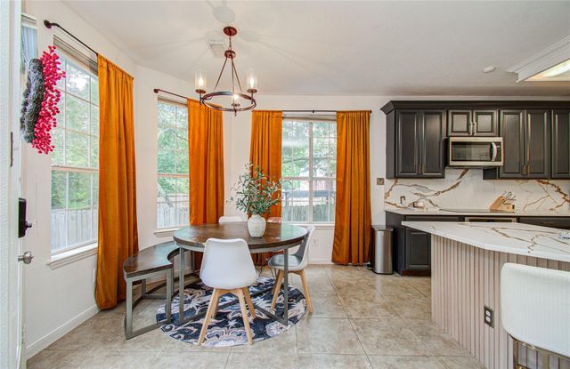 47 W Tallowberry Drive, The Woodlands, TX 77381