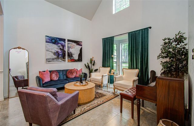 47 W Tallowberry Drive, The Woodlands, TX 77381