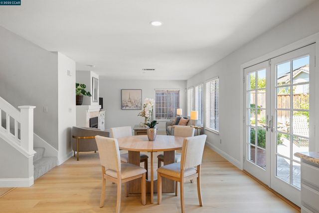 321 Liveoak Ct, Martinez, CA 94553