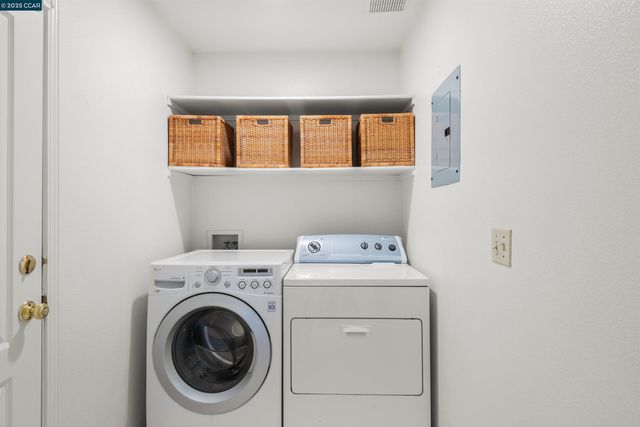 321 Liveoak Ct, Martinez, CA 94553