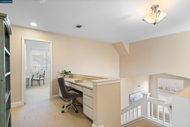 321 Liveoak Ct, Martinez, CA 94553