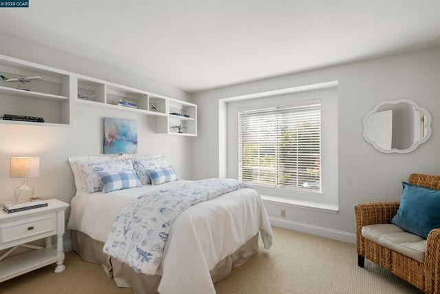 321 Liveoak Ct, Martinez, CA 94553