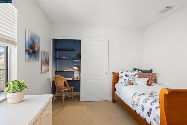 321 Liveoak Ct, Martinez, CA 94553