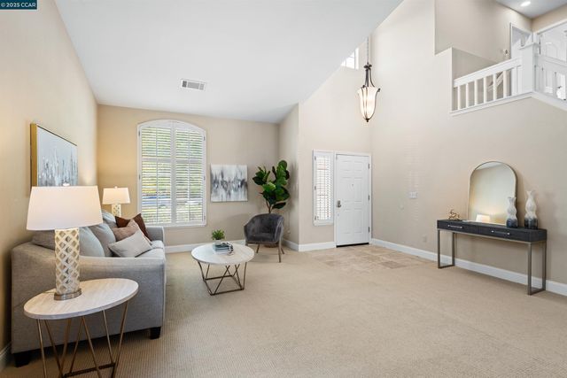 321 Liveoak Ct, Martinez, CA 94553