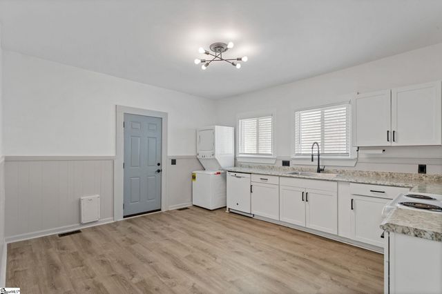 5 Conyers Street, Greenville, SC 29609