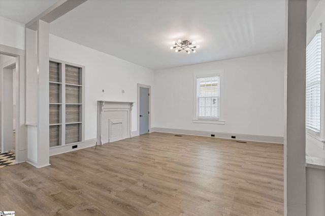 5 Conyers Street, Greenville, SC 29609