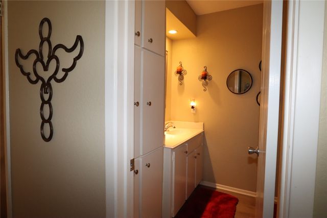 5421 Benbridge Drive, Fort Worth, TX 76107
