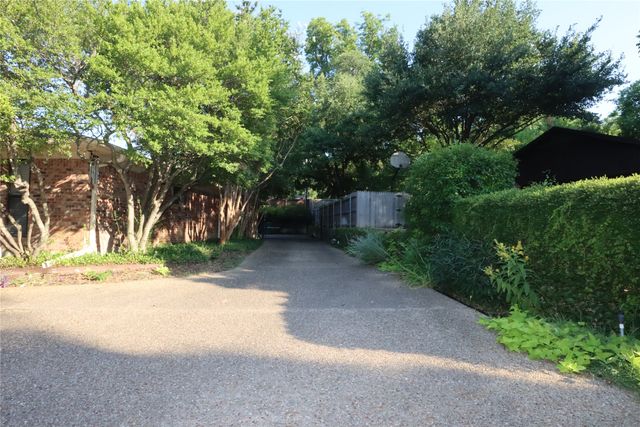5421 Benbridge Drive, Fort Worth, TX 76107