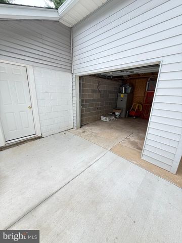 5002 ROLLER RD, Manchester, MD 21102