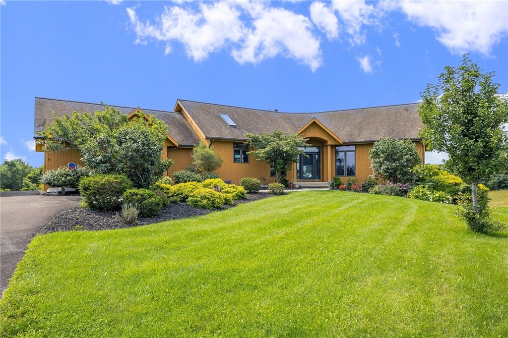 6591 Cherry Street, East Bloomfield, NY 14564