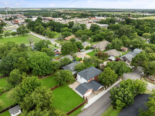 311 E Walnut Street, Celina, TX 75009