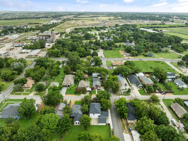 311 E Walnut Street, Celina, TX 75009