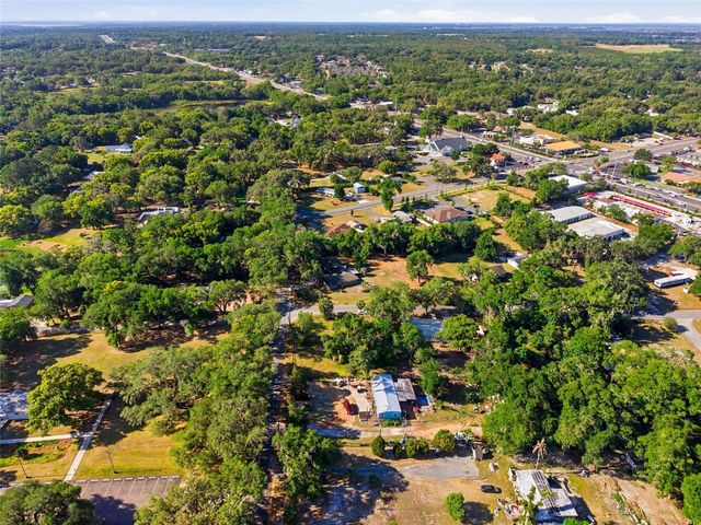 105 W HERMOSA STREET, Lady Lake, FL 32159
