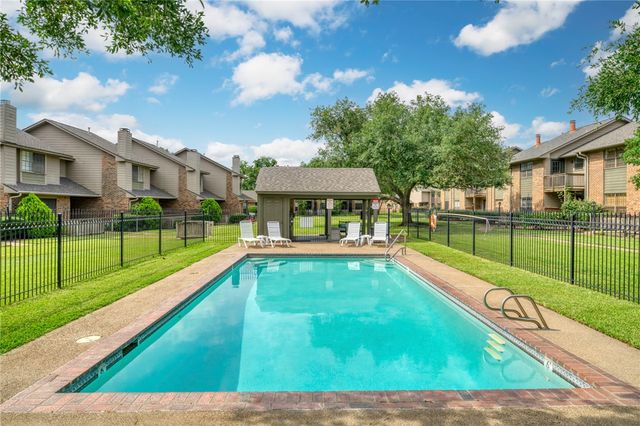 2400 Longmire Drive 303, College Station, TX 77845