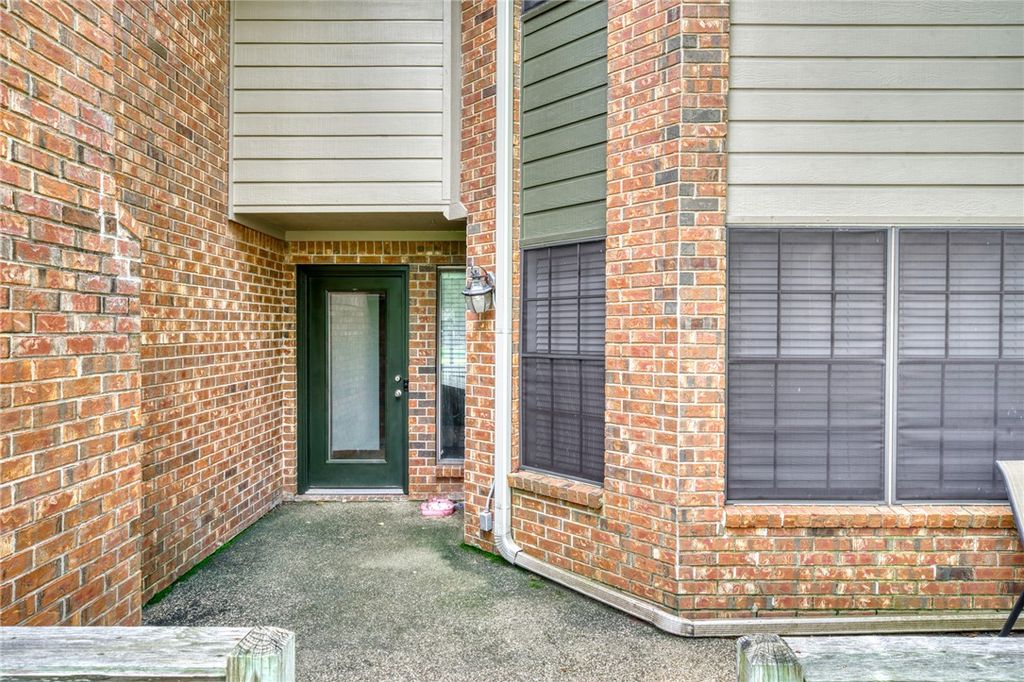 2400 Longmire Drive 303, College Station, TX 77845 — photo 3