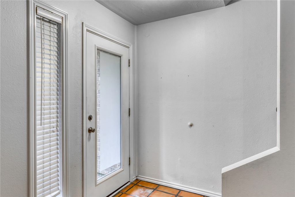2400 Longmire Drive 303, College Station, TX 77845 — photo 4
