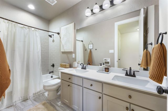 532 Windrow Lane, Waxahachie, TX 75165