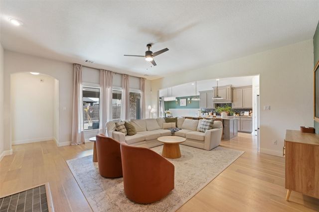 532 Windrow Lane, Waxahachie, TX 75165